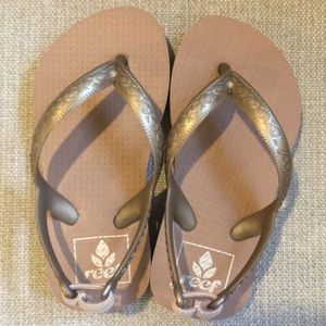 Reef 3/4 Mini Escape Flip Flop Sandal, GOLD